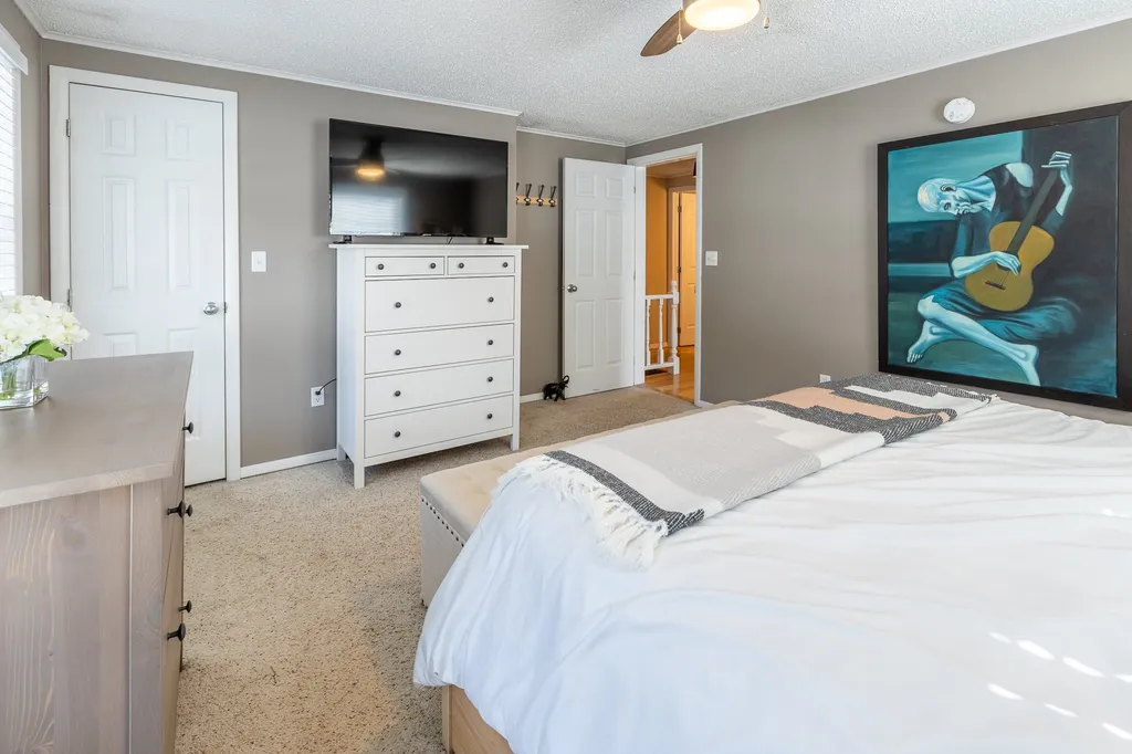141 Dawn Drive Hartford VT 05001-9056