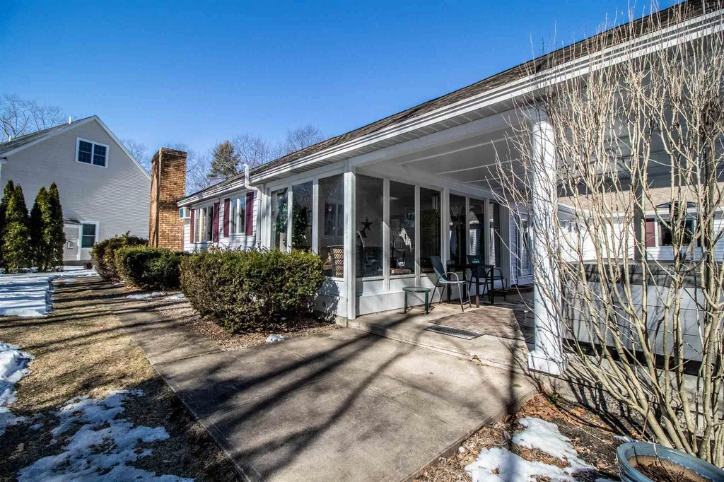 23 Woodland Road Dover NH 03820