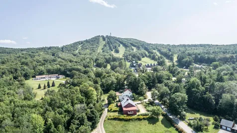 752 Flanders Road Henniker NH 03242