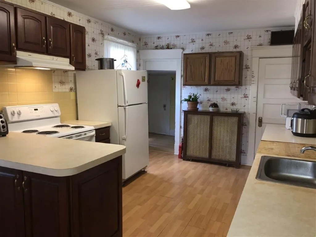 15 Woolson Avenue Springfield VT 05156