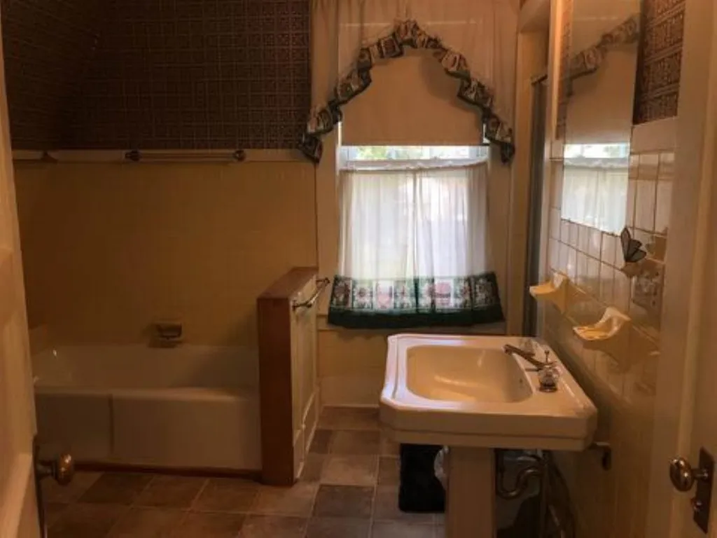 15 Woolson Avenue Springfield VT 05156