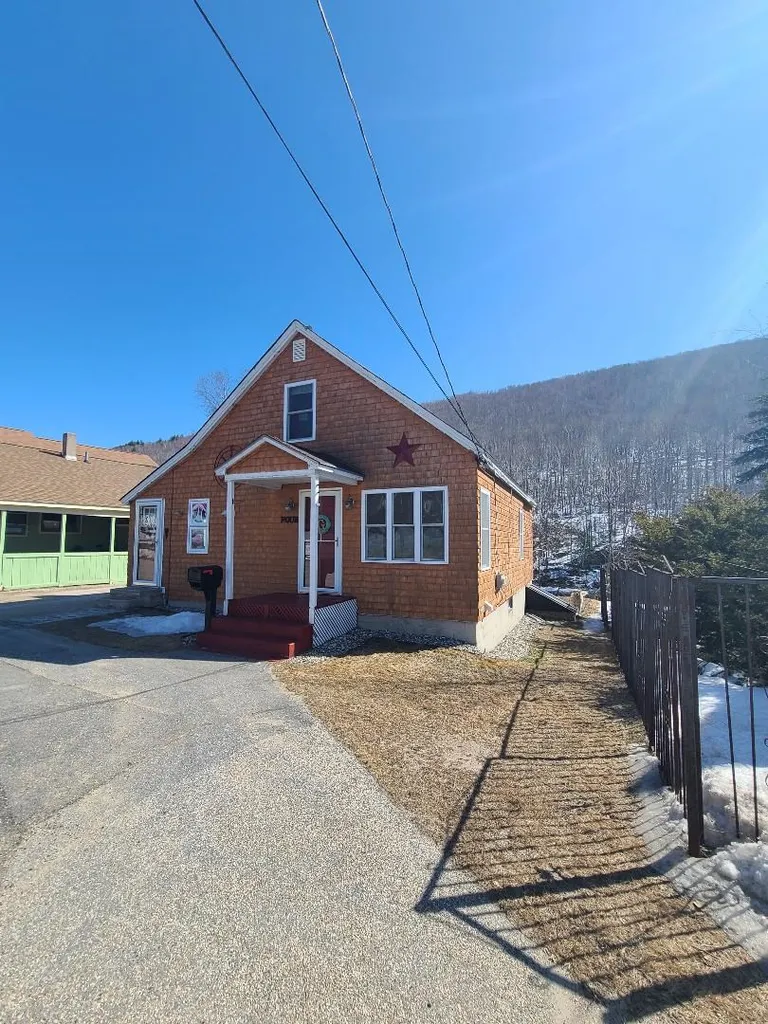 4 River Street Gorham NH 03581