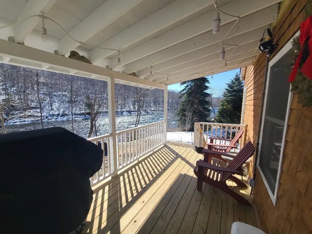 4 River Street Gorham NH 03581