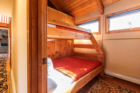 5 Stratton Ridge Road Winhall VT 05340