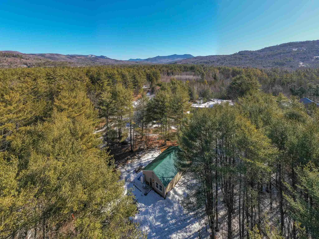 22 Sholan Road Thornton NH 03285