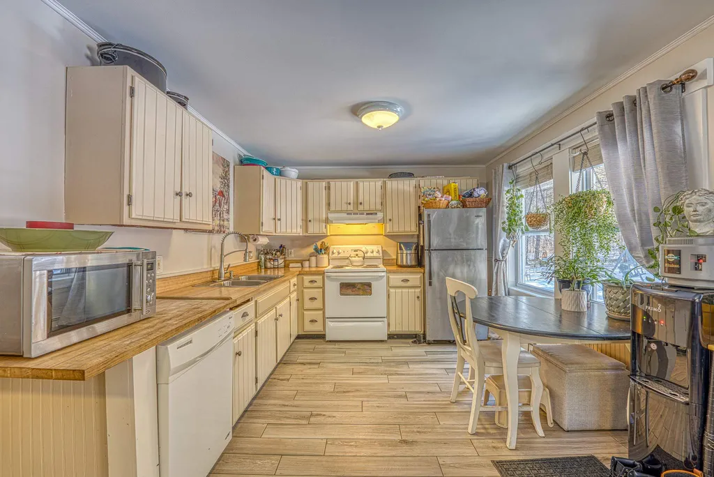 22 Sholan Road Thornton NH 03285