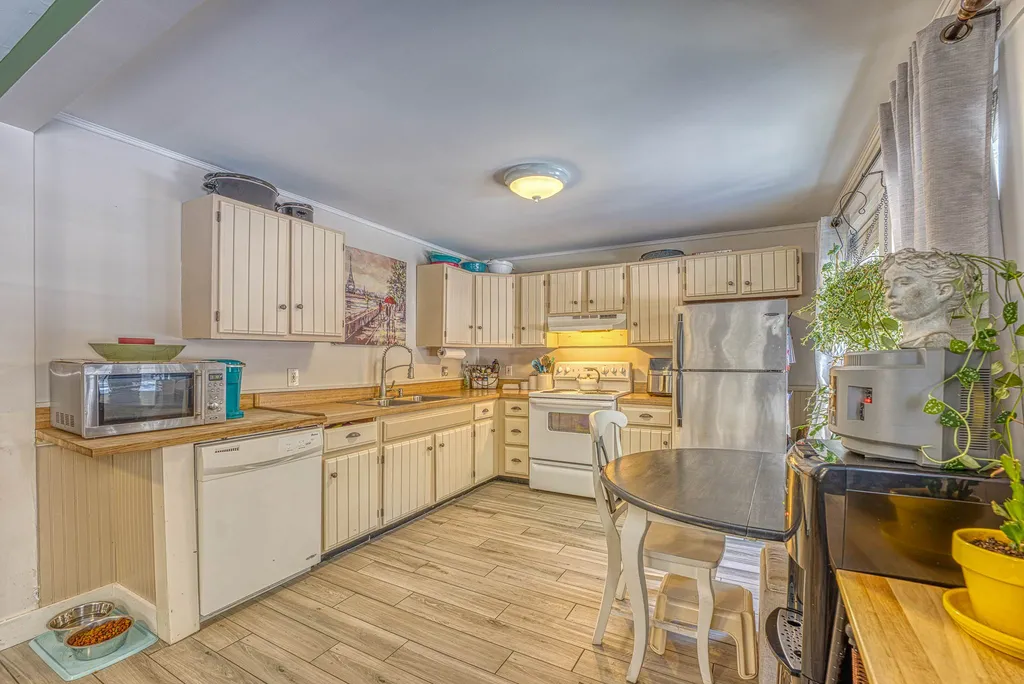 22 Sholan Road Thornton NH 03285