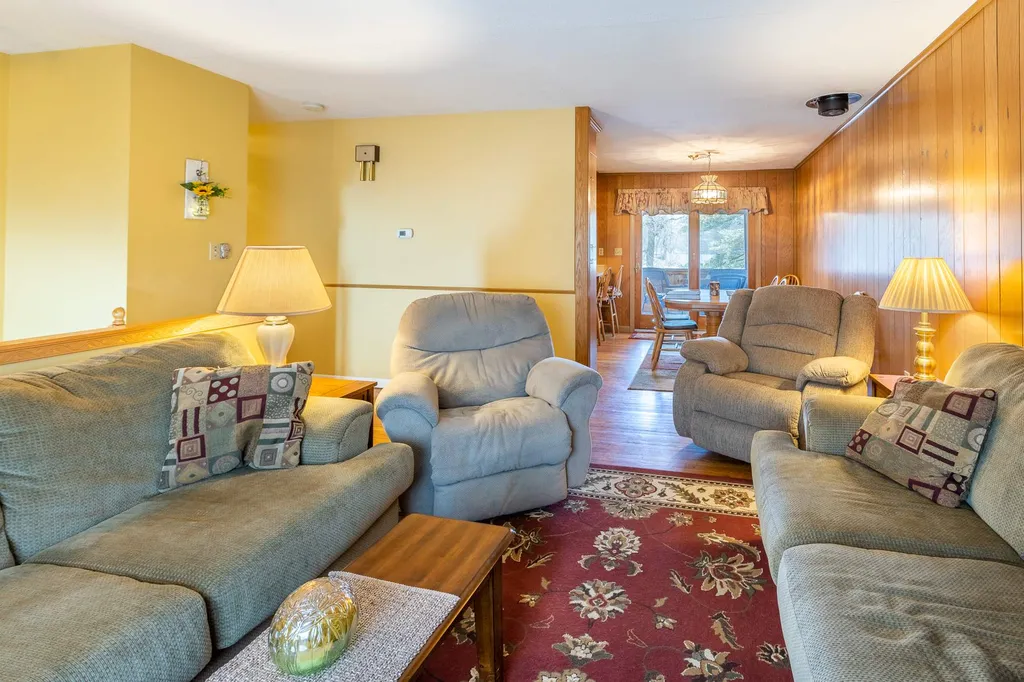 8 Whitcomb Avenue Lebanon NH 03784