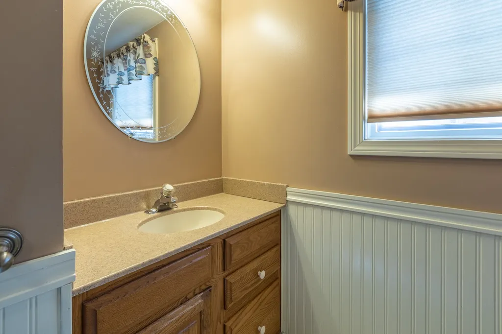 8 Whitcomb Avenue Lebanon NH 03784