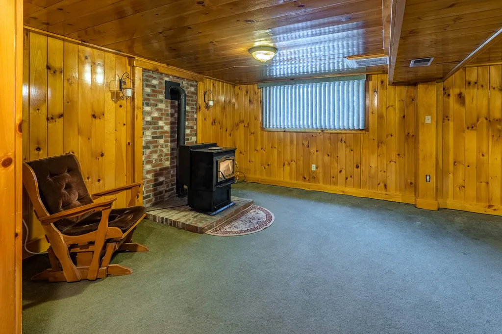 8 Whitcomb Avenue Lebanon NH 03784
