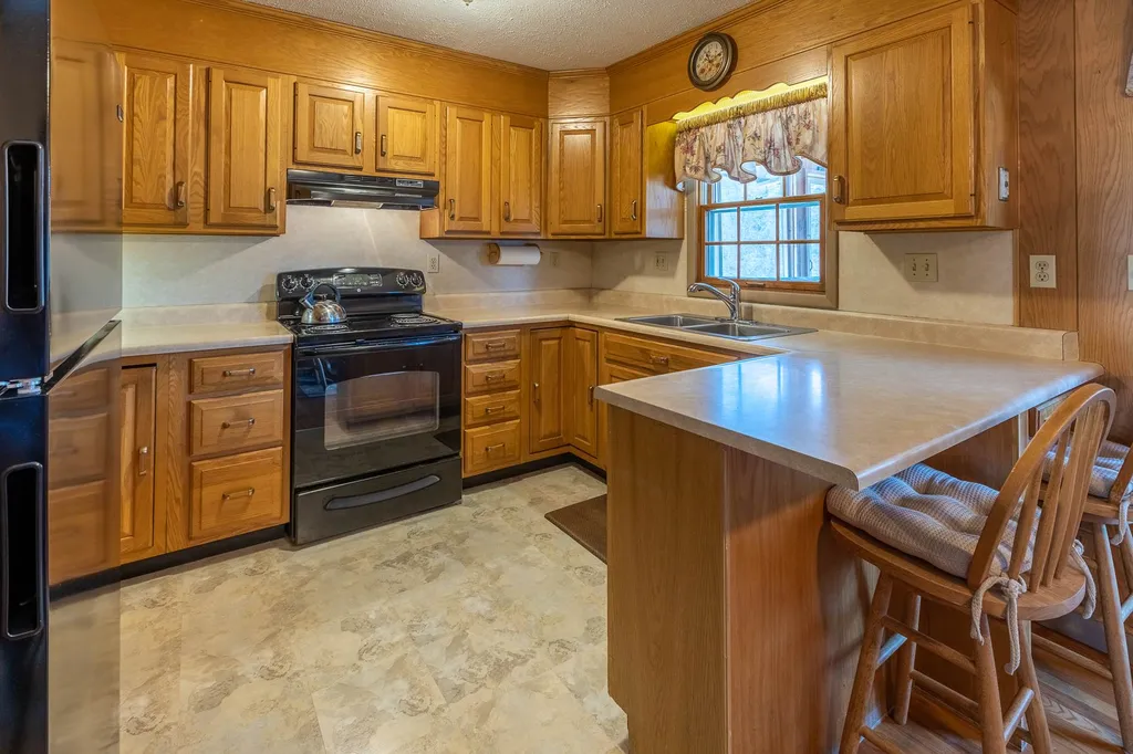 8 Whitcomb Avenue Lebanon NH 03784