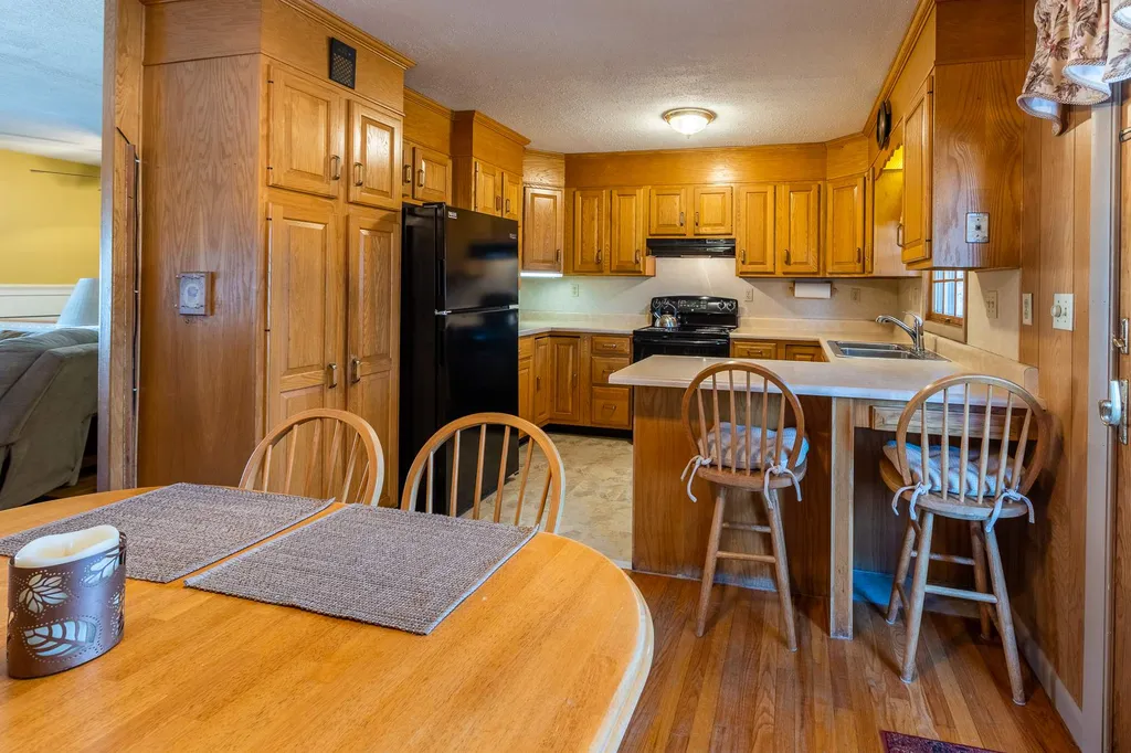 8 Whitcomb Avenue Lebanon NH 03784