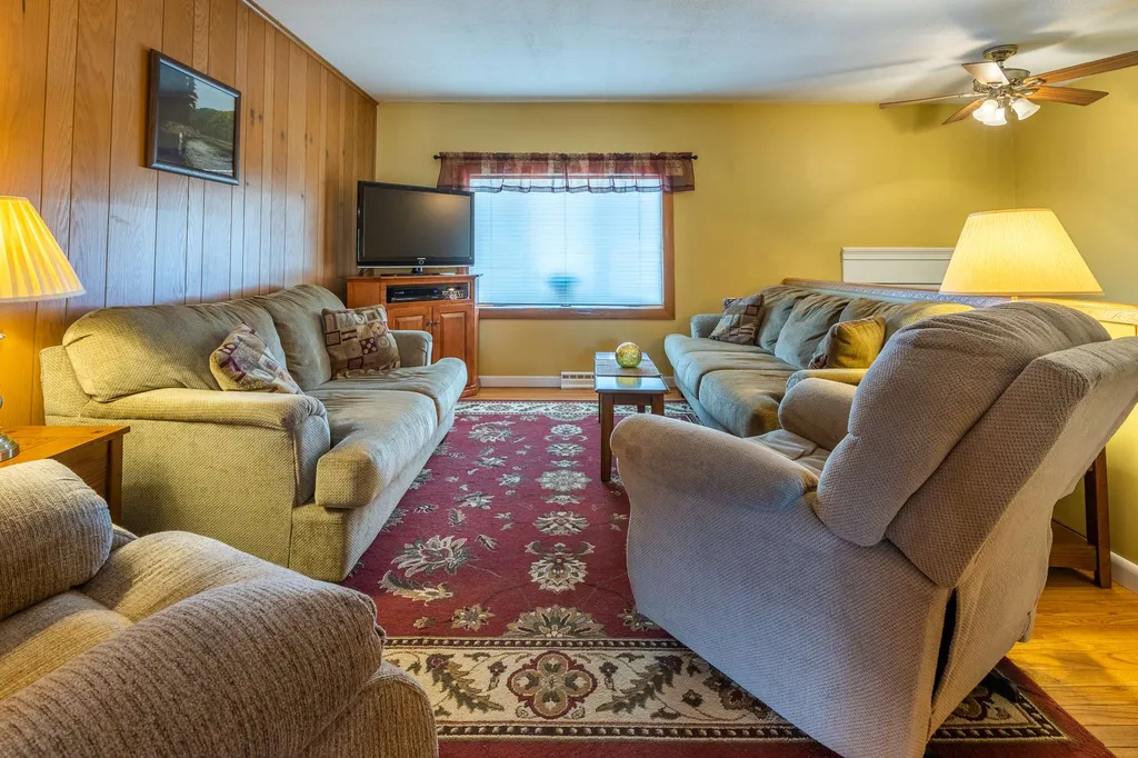 8 Whitcomb Avenue Lebanon NH 03784