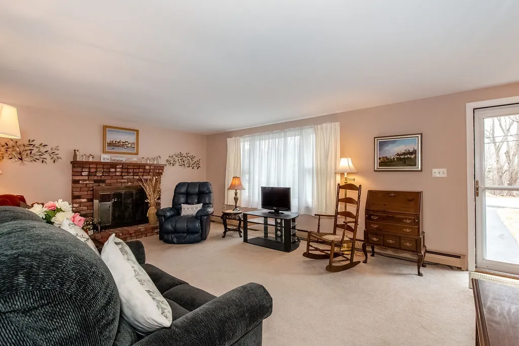 301 Bayside Road Greenland NH 03840