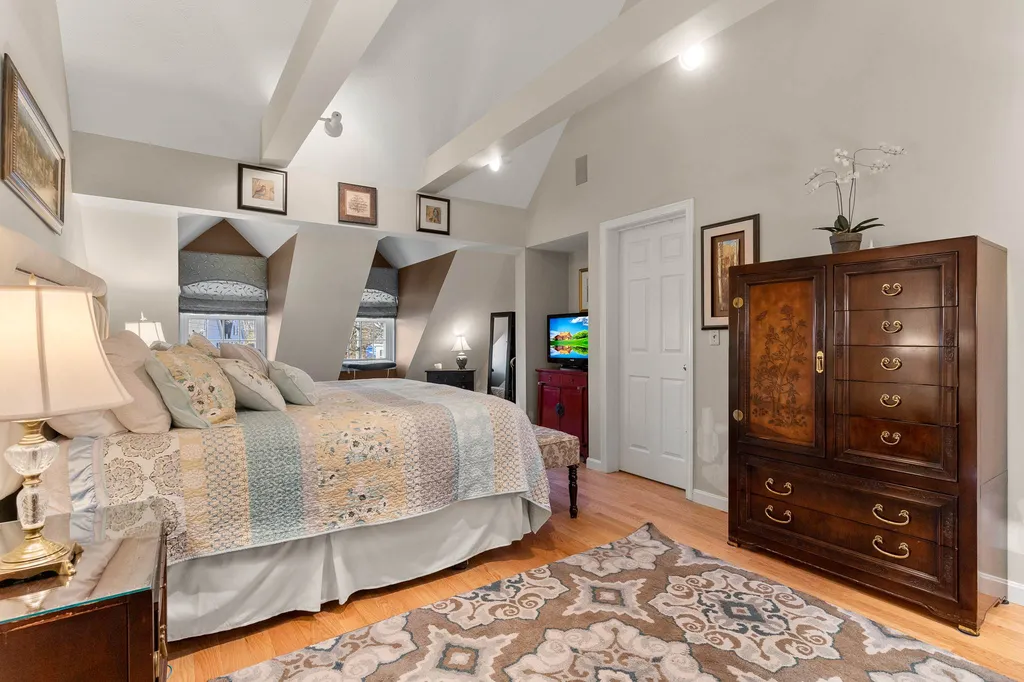 7 Ipswich Circle Nashua NH 03063
