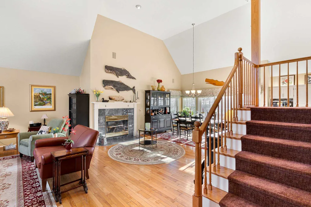 7 Ipswich Circle Nashua NH 03063