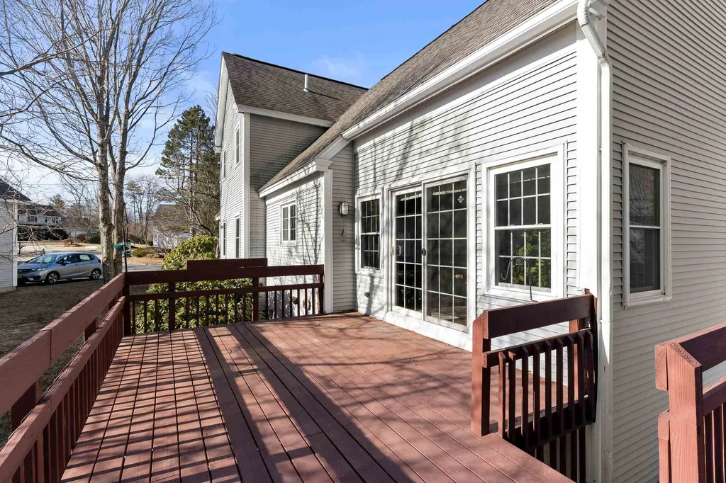 7 Ipswich Circle Nashua NH 03063
