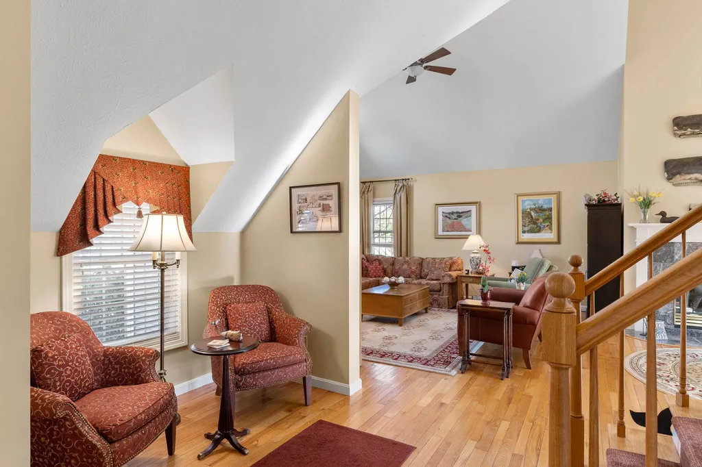 7 Ipswich Circle Nashua NH 03063