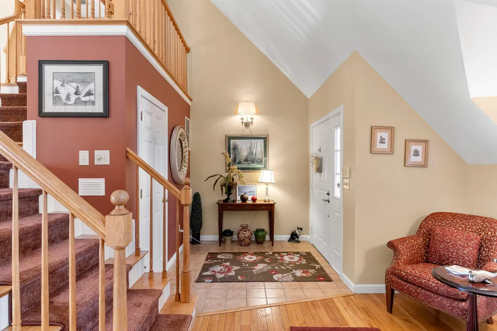 7 Ipswich Circle Nashua NH 03063
