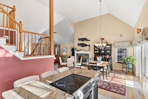 7 Ipswich Circle Nashua NH 03063