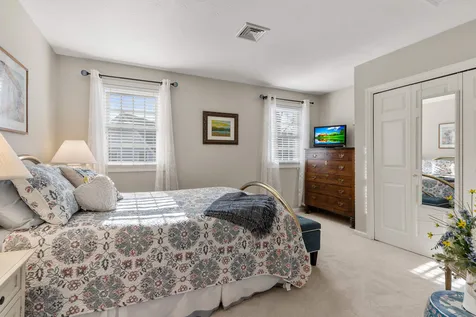 7 Ipswich Circle Nashua NH 03063