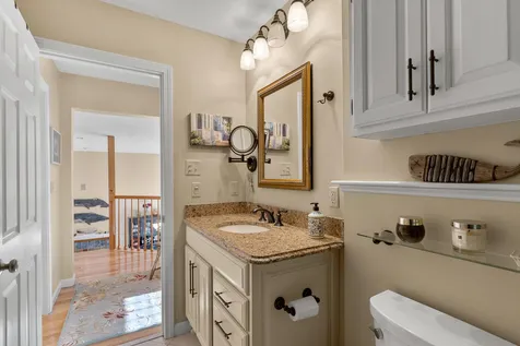 7 Ipswich Circle Nashua NH 03063