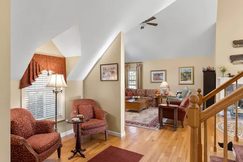 7 Ipswich Circle Nashua NH 03063