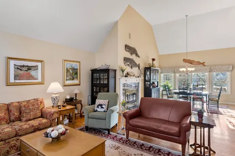 7 Ipswich Circle Nashua NH 03063