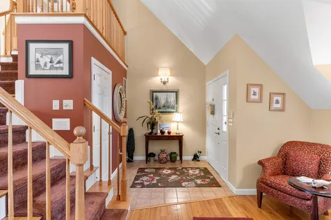 7 Ipswich Circle Nashua NH 03063