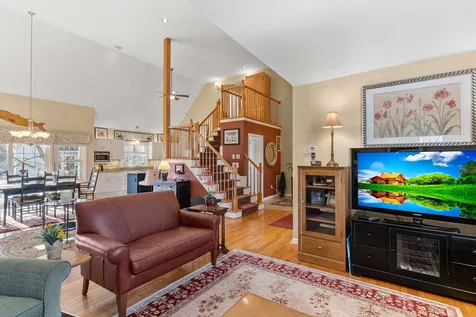 7 Ipswich Circle Nashua NH 03063