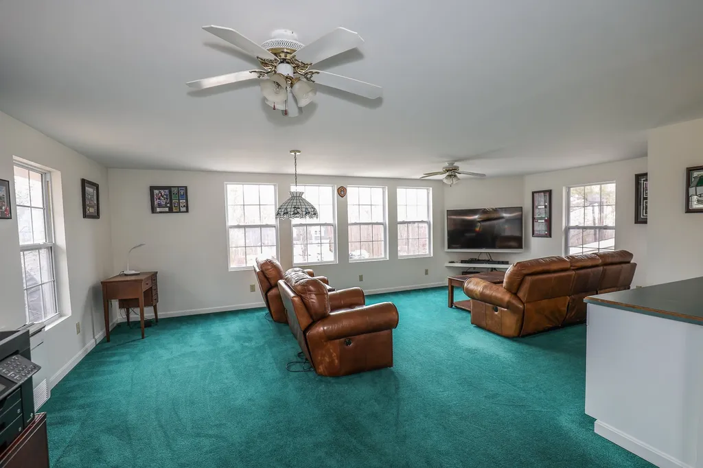 9 Ledgewood Drive Derry NH 03038