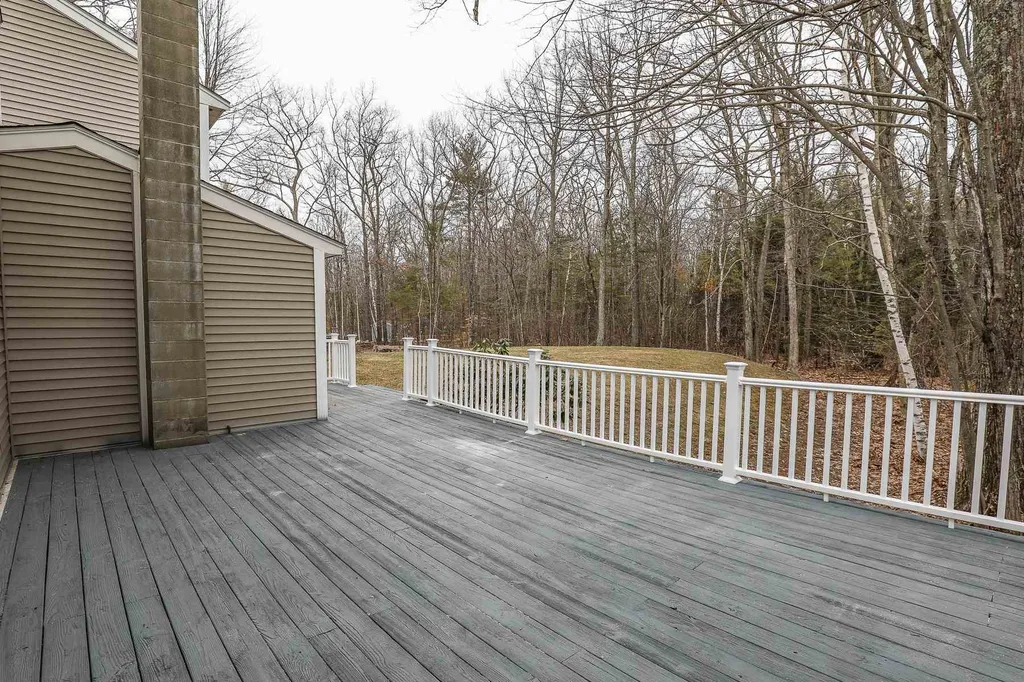 9 Ledgewood Drive Derry NH 03038