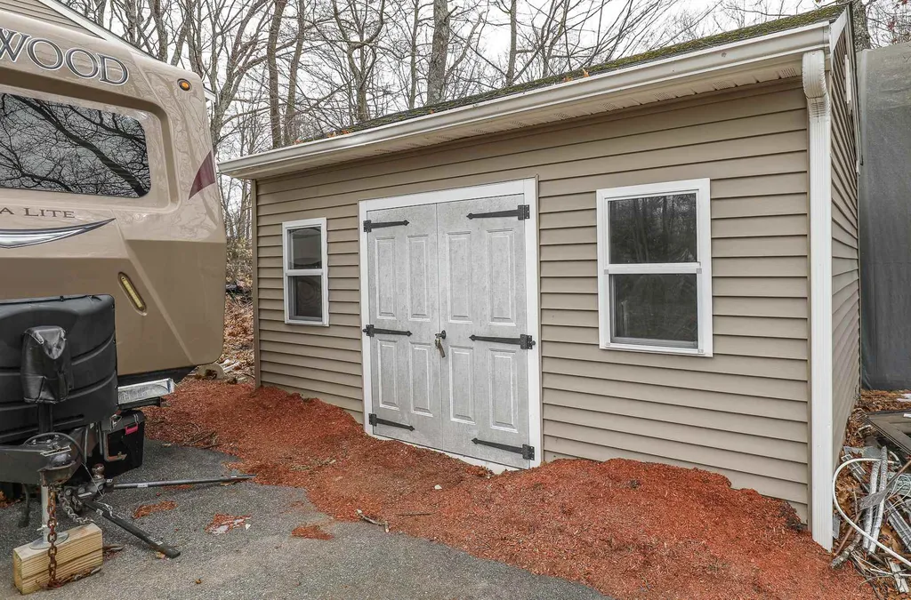 9 Ledgewood Drive Derry NH 03038