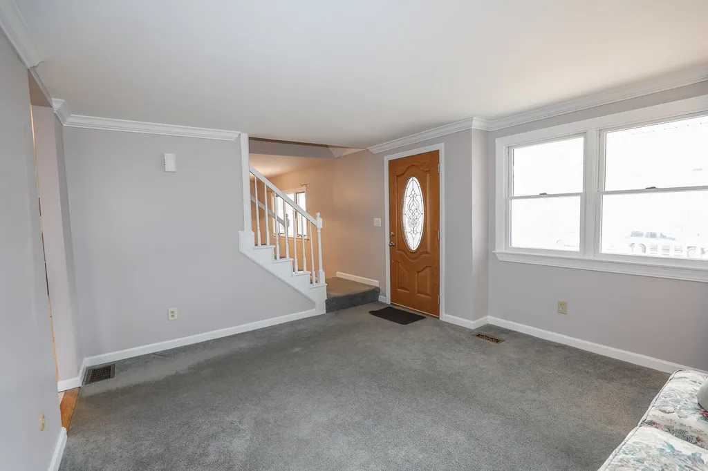 9 Ledgewood Drive Derry NH 03038
