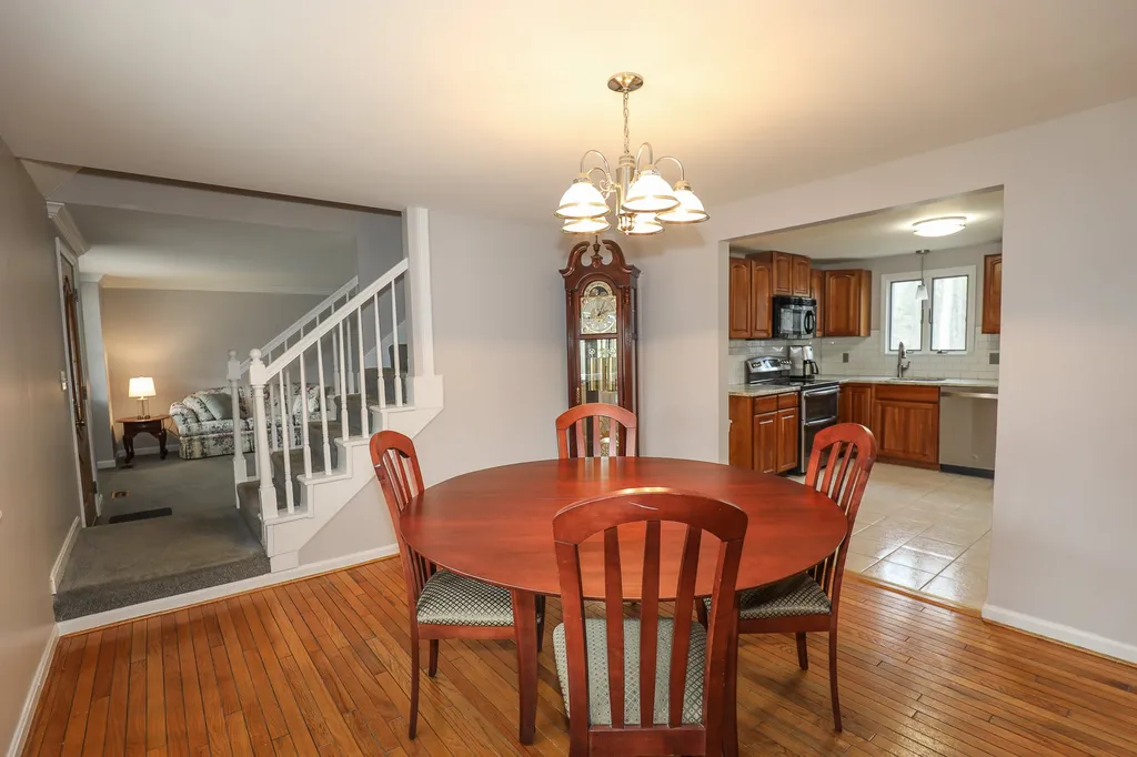 9 Ledgewood Drive Derry NH 03038