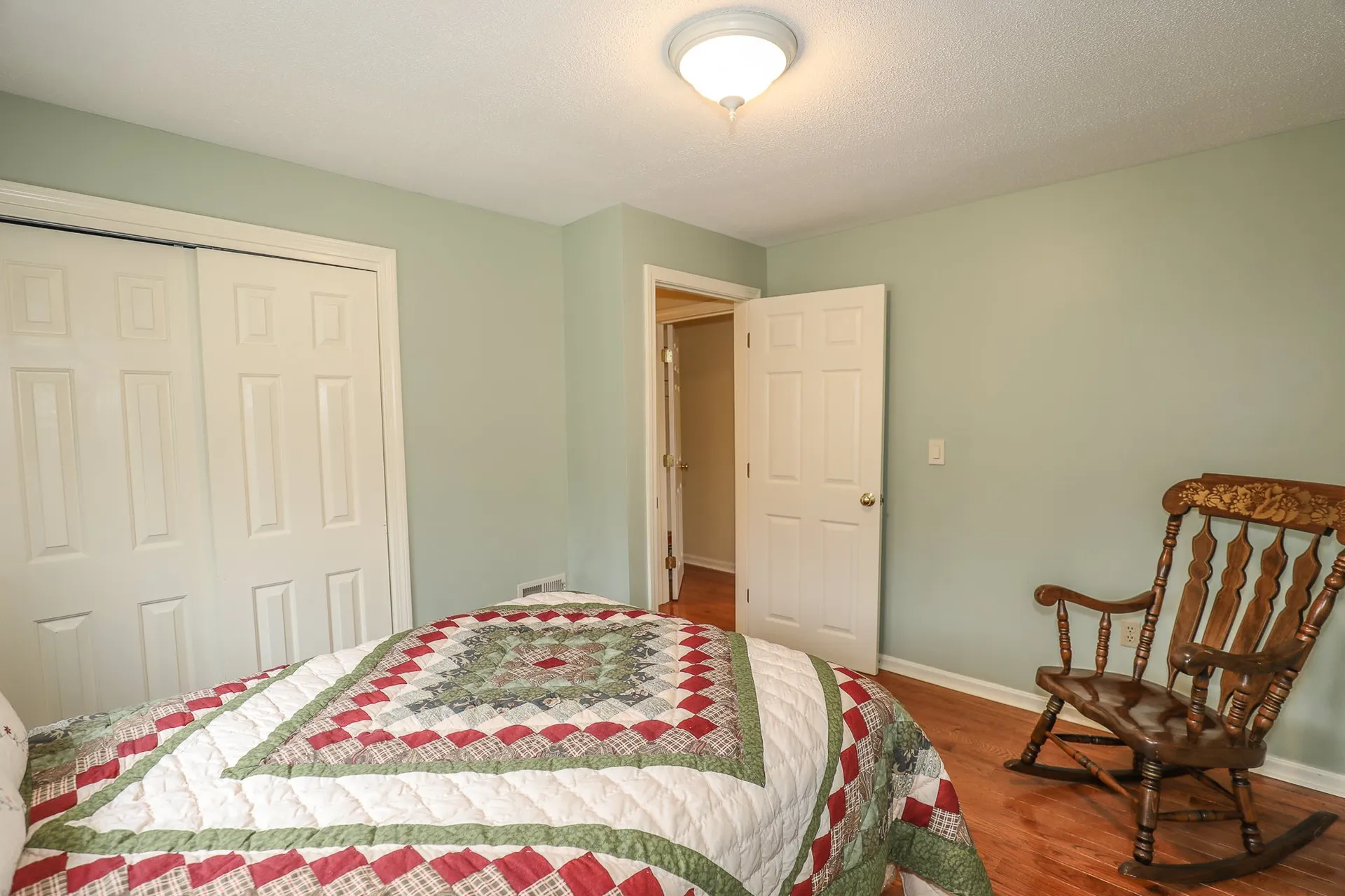 9 Ledgewood Drive Derry NH 03038