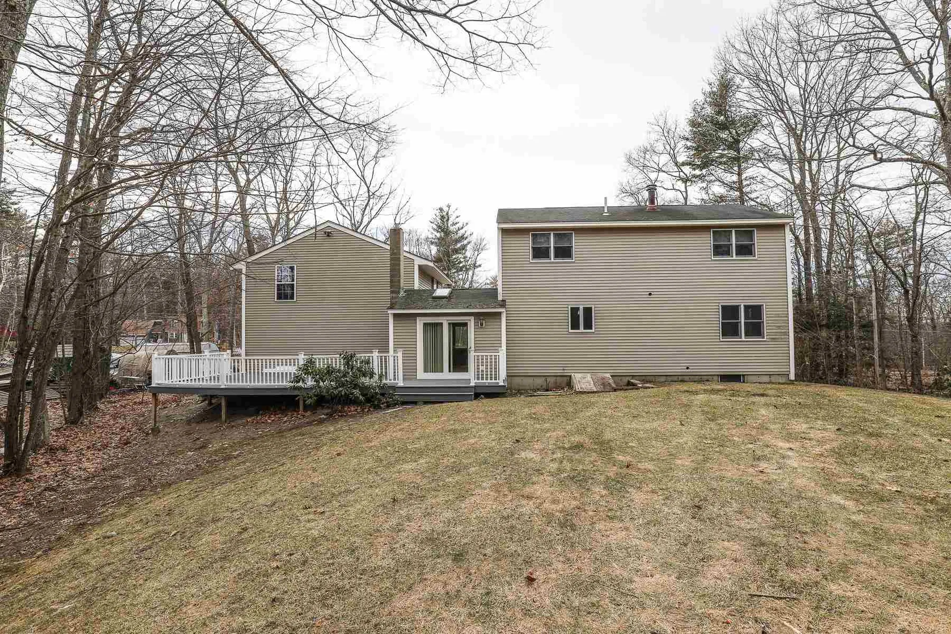 9 Ledgewood Drive Derry NH 03038