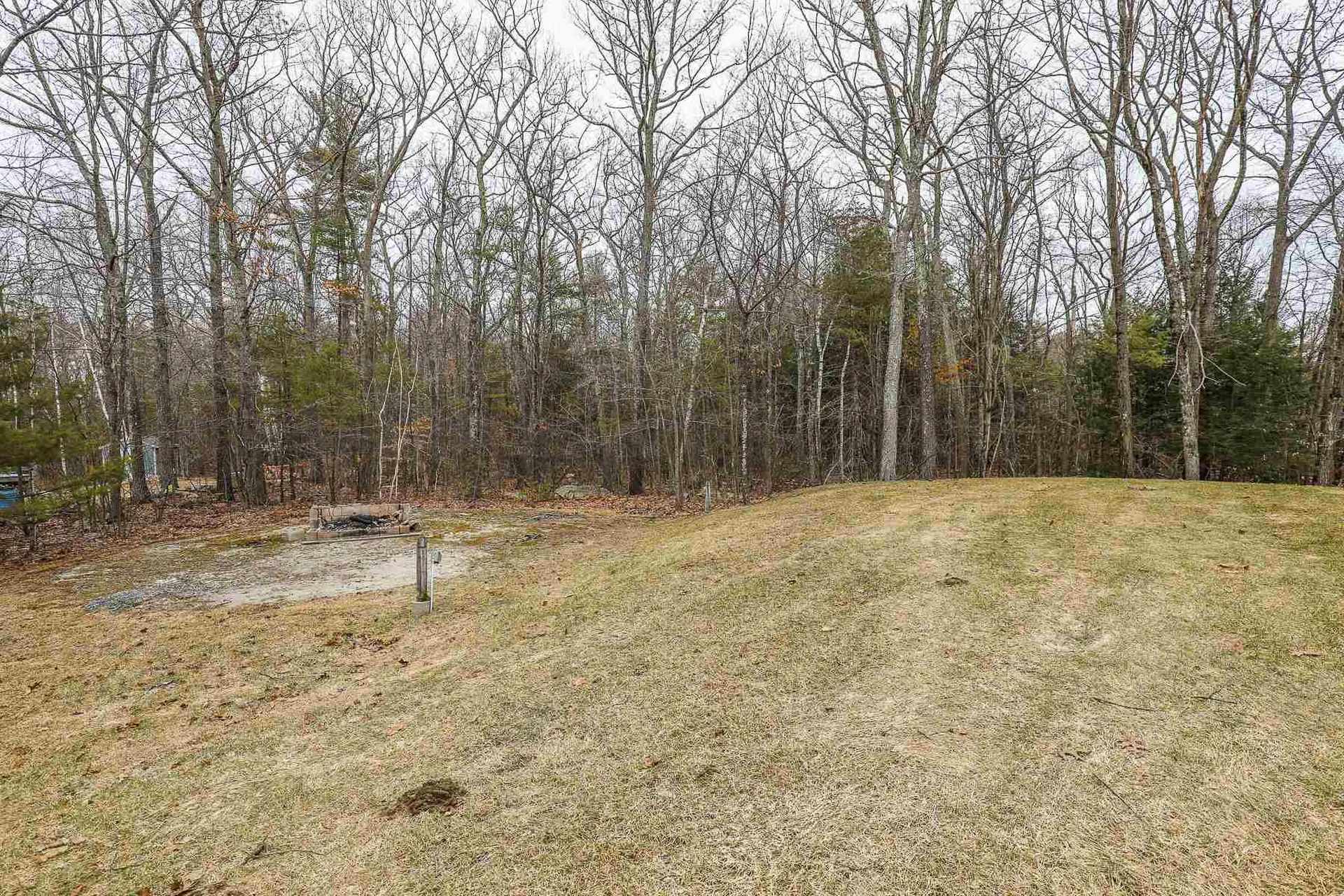 9 Ledgewood Drive Derry NH 03038