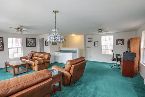 9 Ledgewood Drive Derry NH 03038