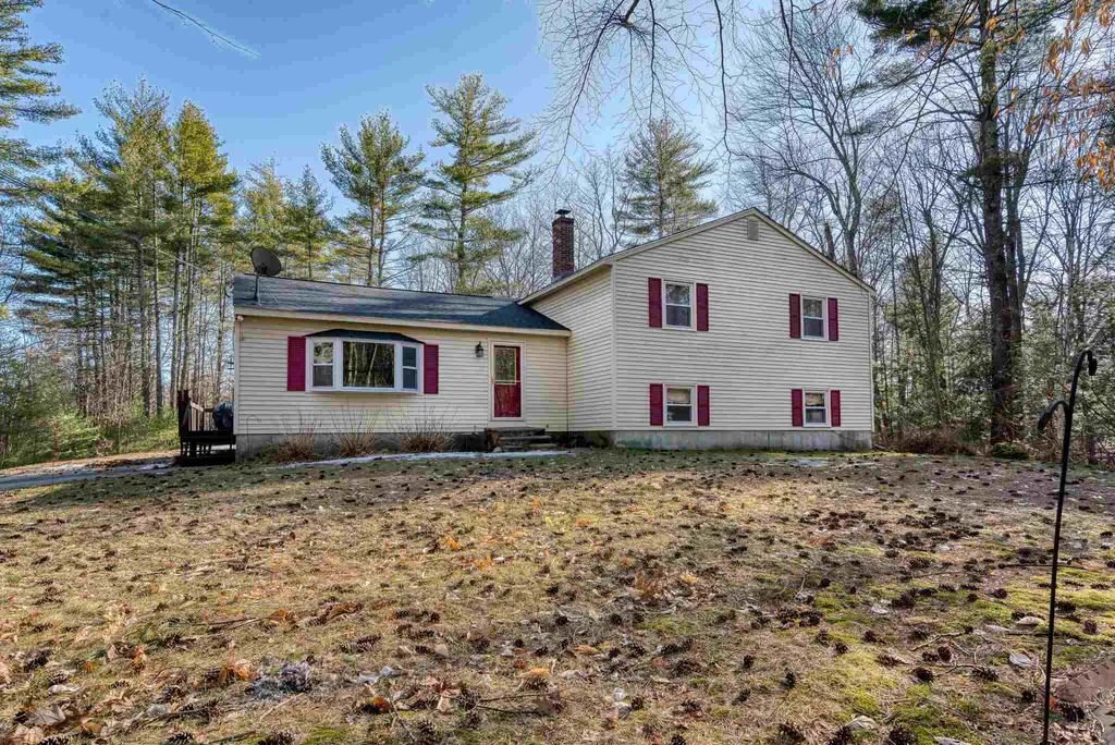 299 Rattlesnake Hill Road Auburn NH 03032