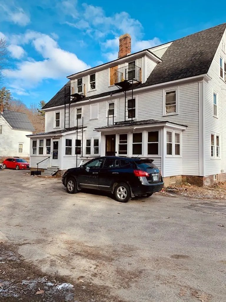 96-98 West Bow Street Franklin NH 03235