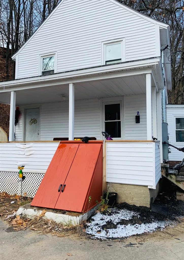 96-98 West Bow Street Franklin NH 03235