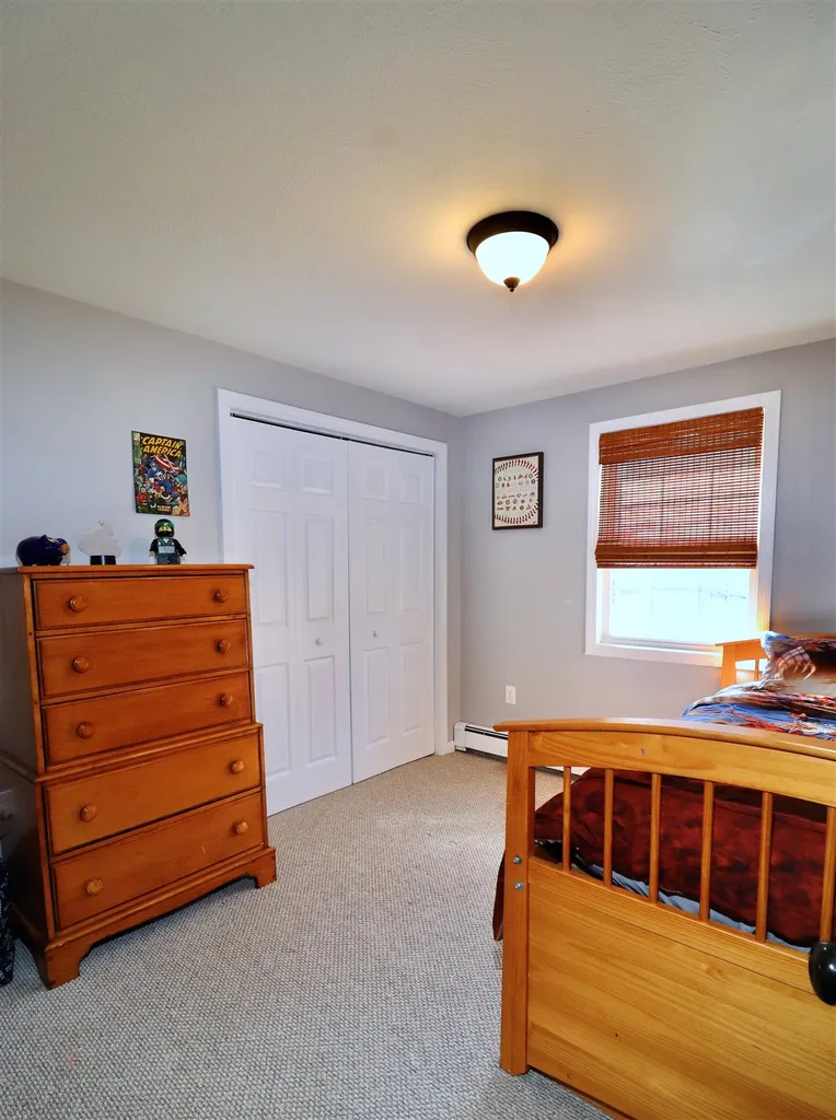 7 Maplewood Drive Londonderry NH 03053