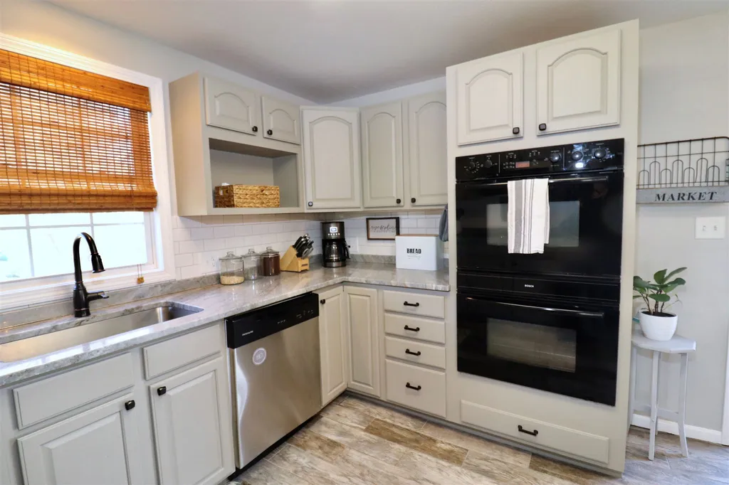 7 Maplewood Drive Londonderry NH 03053
