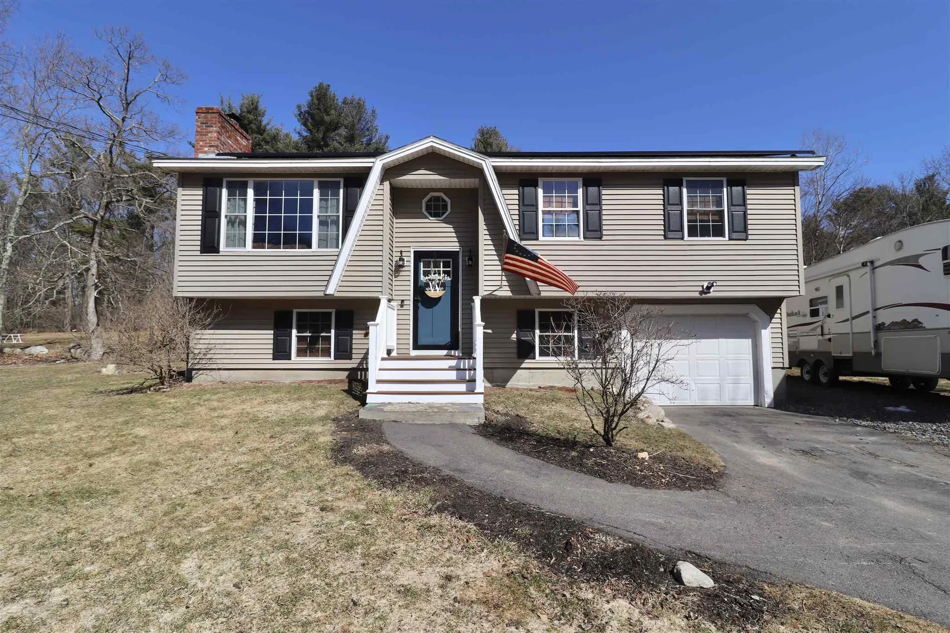 7 Maplewood Drive Londonderry NH 03053