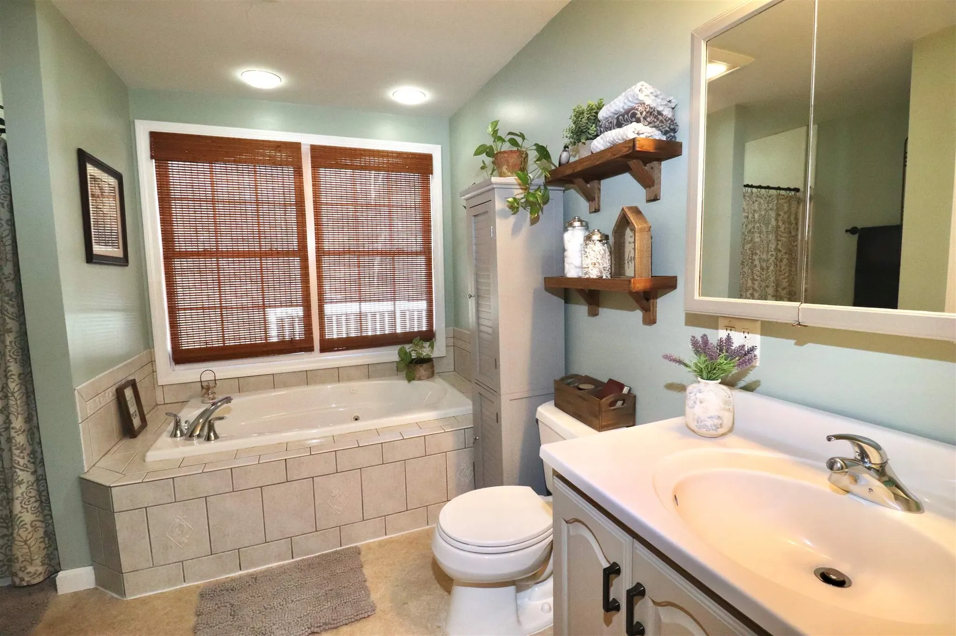 7 Maplewood Drive Londonderry NH 03053