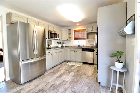 7 Maplewood Drive Londonderry NH 03053