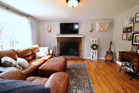 7 Maplewood Drive Londonderry NH 03053