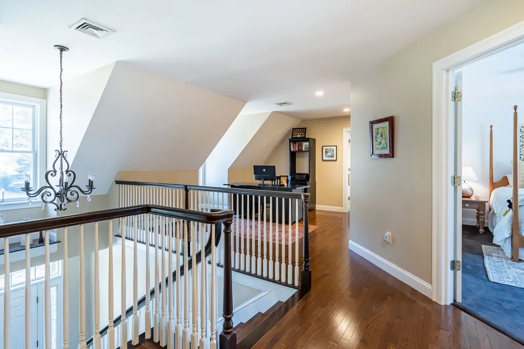 8 Parker Farm Lane Amherst NH 03031