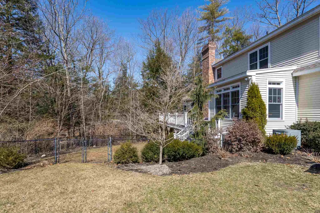 8 Parker Farm Lane Amherst NH 03031